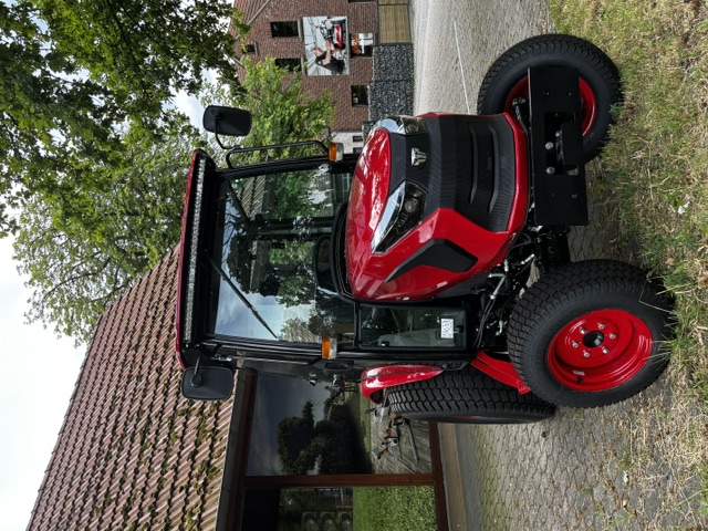 TYM Traktor T3048 (F50CHN)