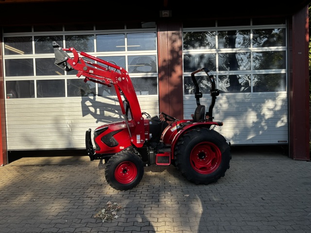 TYM Traktor T3035 (F36C)