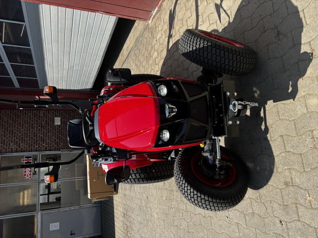 TYM Traktor T2025