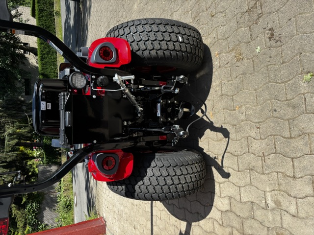 TYM Traktor T2025